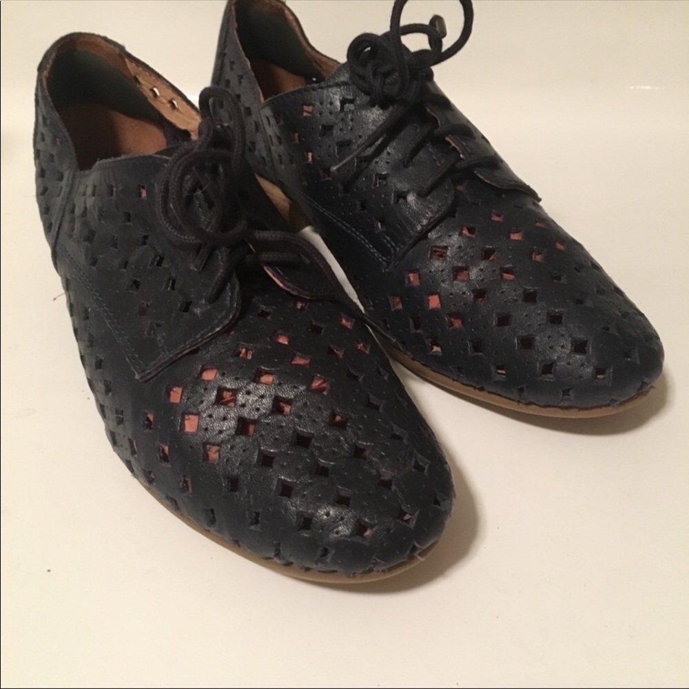 Seychelles NAVY leather oxfords